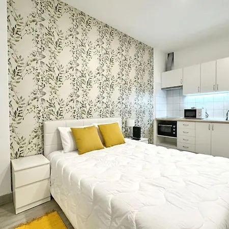 New Cosy Near The By Homeful Homes Apartament