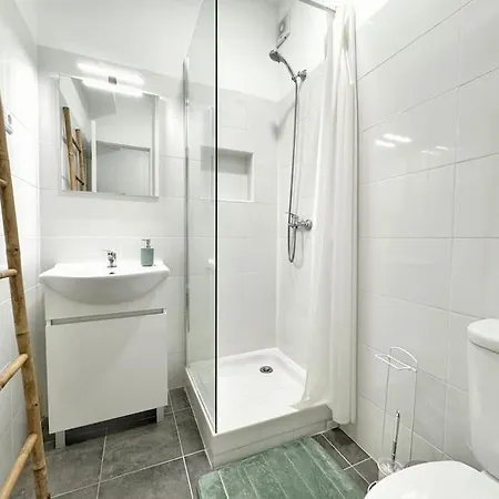 New Cosy Near The By Homeful Homes Apartment *